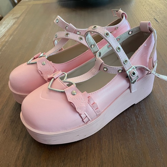 Pink Shoes - Picture 3 of 6